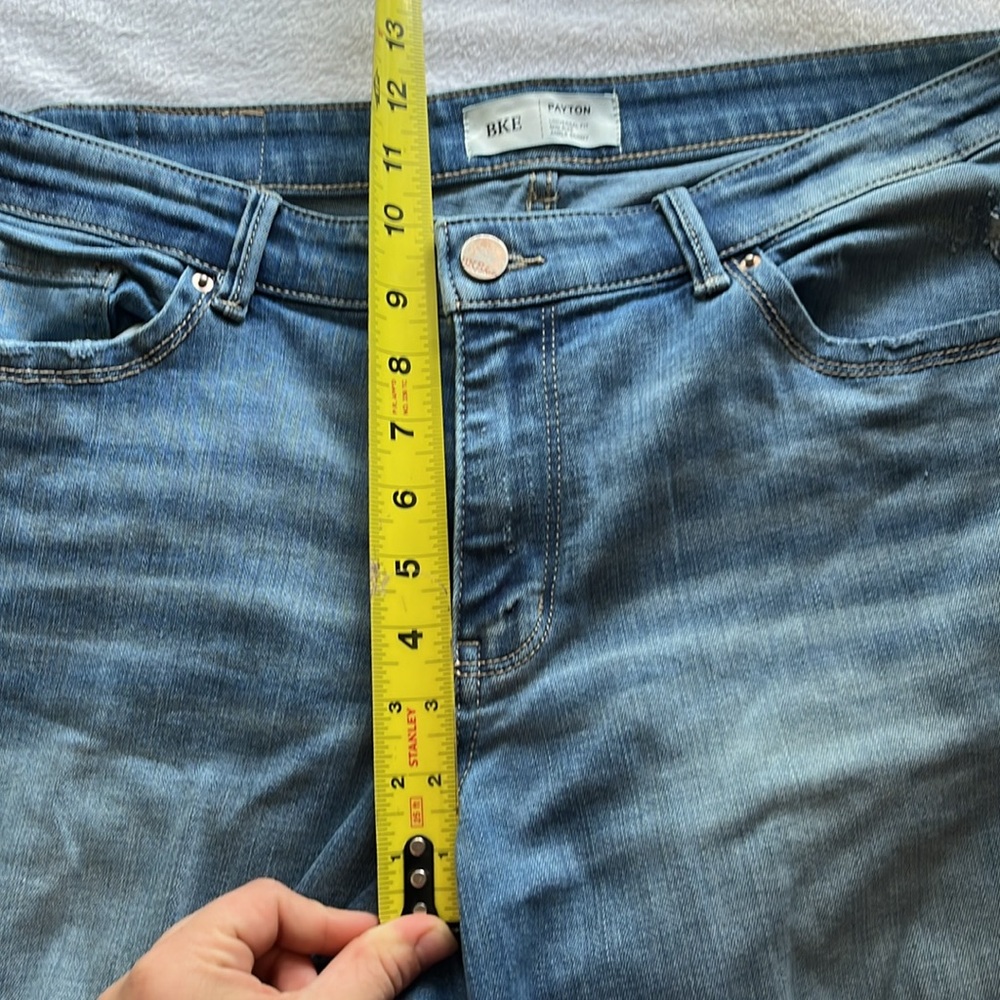 BKE Relaxed Fit Light Blue Jeans - Picture 7 of 8